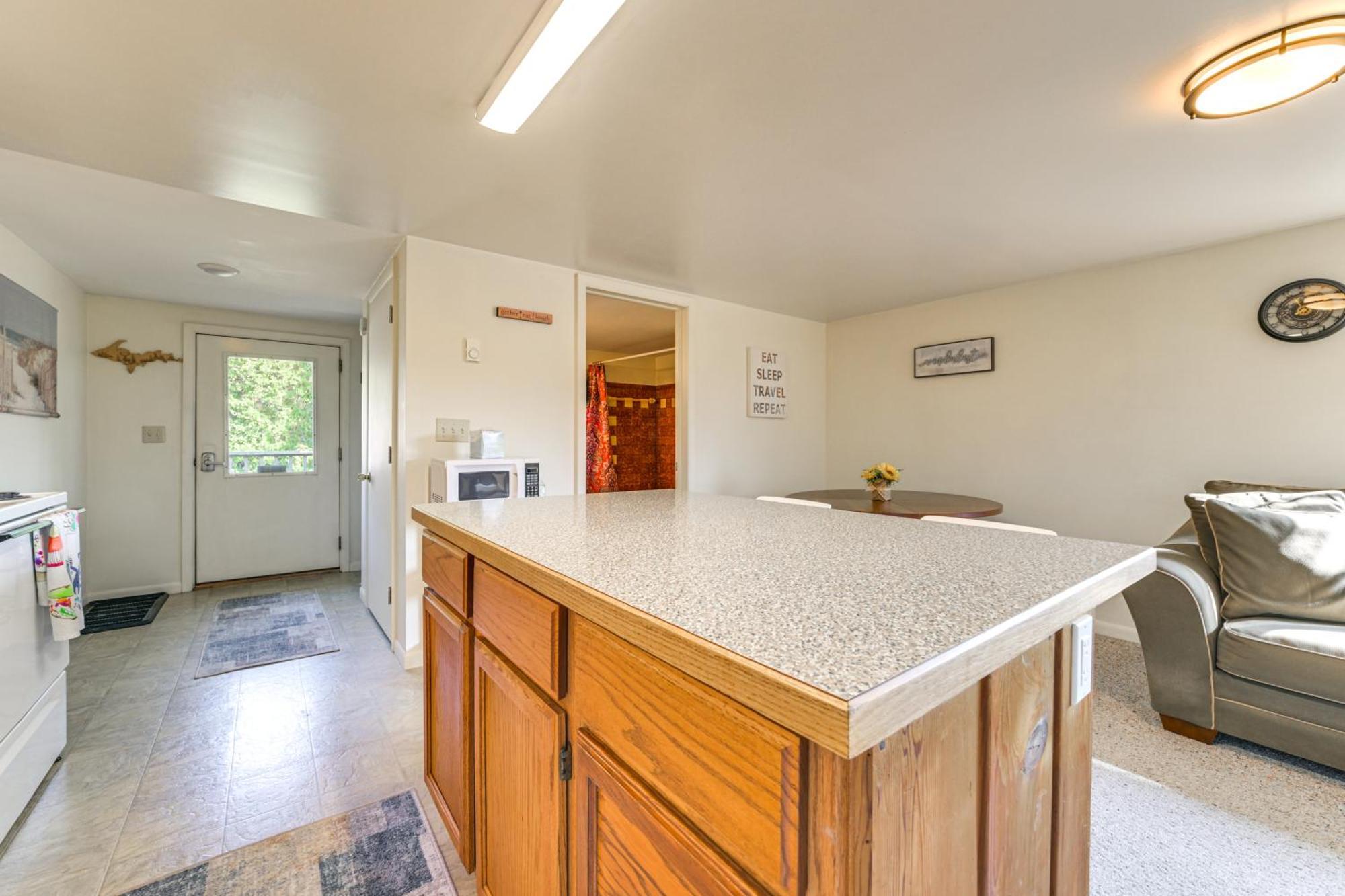 Cozy Apt Less Than 1 Mi Near Lake Huron And Mackinac Island! Saint Ignace Luaran gambar